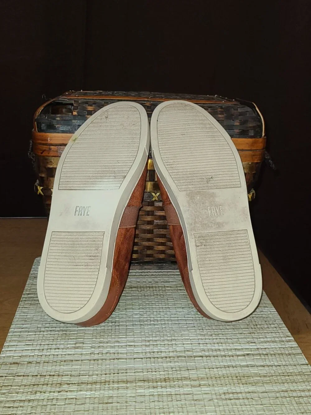 Women’s Frye Ivy Cognac – Oyster Color Leather Slip On Comfort Loafer Shoe 8.5M